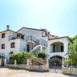 Casa Istriana Dajla Alloggio in famiglia Novigrad Istria