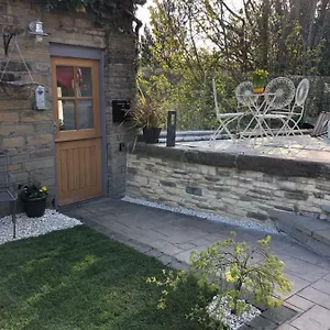 Weavers Retreat , Huddersfield United Kingdom